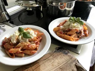 פסטה הופכת להיות אחת מאבות המזון כשאת גרה עם איטלקי