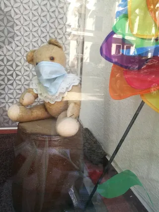 חלון ראווה בשכונה